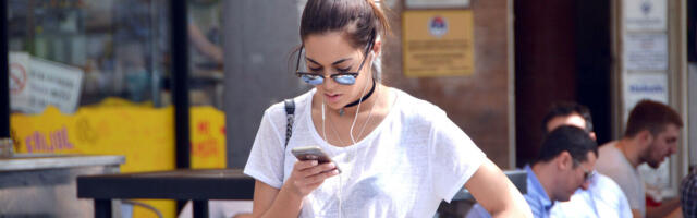 DANAS SUNČANO I TOPLO VREME U SRBIJI! Duvaće jak, severni vetar, ali će vas temperatura obradovati, kao da je LETO!