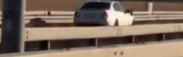 Velikom brzinom u kontrasmeru na "Milošu Velikom": Zabeležen još jedan jeziv snimak na srpskim putevima, bahati vozač divlja kod Beograda (VIDEO)