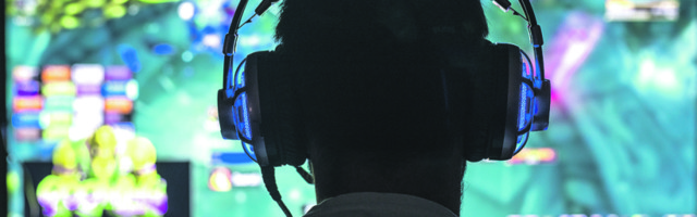 Gejmer skočio sa terase nakon što je izgubio u video igrici!