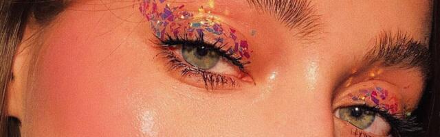 Predstavljamo ti šljokičasti party makeup savršen za letnje žurke