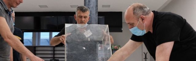 SNS osvojio jezgro prestonice: Naprednjaci pobedili na Bastaćevom Starom gradu