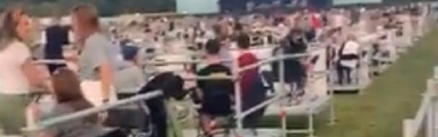 U Velikoj Britaniji održan prvi koncert uz pridržavanje mera fizičke distance (VIDEO)