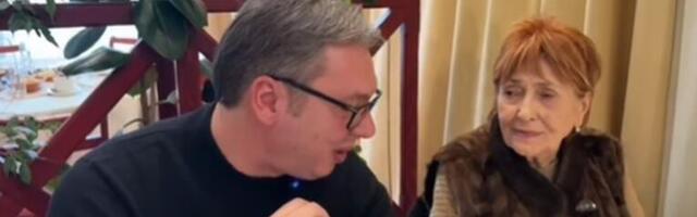 "ISPUNIO SAM OBEĆANJE, POSLE 100 GODINA IZVEO SAM IH NA RUČAK" Vučić objavio snimak sa roditeljima (VIDEO)
