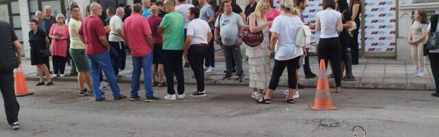 U Kraljevu pomeren protest ,,Građani protiv blokada“, građani tvrde kruže spiskovi među zaposlenima u državnim institucijama