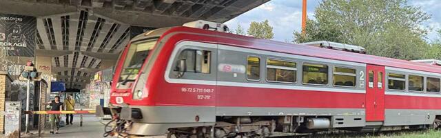 Privremena izmena saobraćaja putničkih vozova: Putnici idu malo šinama malo drumom