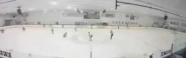 MASOVNA PUCNJAVA NA UTAKMICI SREDNJOŠKOLACA, IMA MRTVIH! Napadač otvorio vatru, hici odzvanjali dvoranom, a onda je usledio HOROR! Dramatični snimci (VIDEO)