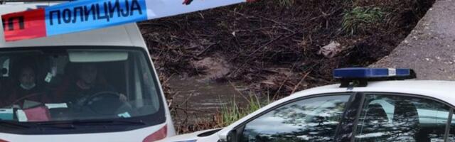 VRAĆALI SE SA PECANJA, PA SLETELI U KANAL SMRTI! Novi detalji teške nesreće u Novom Sadu: Vatrogasci pola sata pokušavali da dođu do žrtava u prevrnutom vozilu!