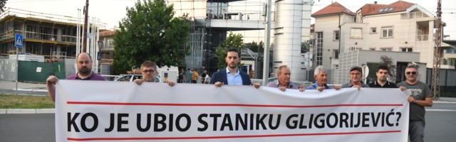 Pavle Grbović  ispred Pinka – Vučiću pokaži nam snimak dva minuta iz Doljevca