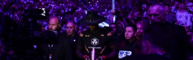 MORBIDAN POTEZ UFC ŠAMPIONA! Do oktagona sa URNOM u rukama!? (VIDEO)