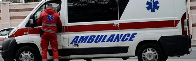 Mladić sav krvav primljen u bolnicu: Tvrdi da su ga tukli i uboli nožem