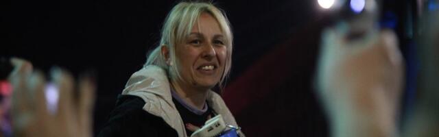 Stigla OGROMNA podrška: Mnogo poznatih glumaca sinoć posetili Dijanu Hrku (FOTO, VIDEO)