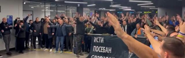 "Ne damo te Željko" Navijači "okupirali" aerdrom zbog Obradovića