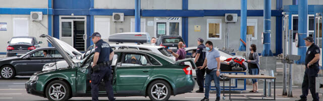 Opšti kolaps na granici sa komšijama: Pao sistem, formirale se dugačke kolone vozila, problem pravi i ova stvar!