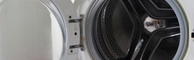 Sipajte ključalu vodu u mašinu za veš: Gledajte kako nestaje problem koji vas DUGO MUČI (VIDEO)