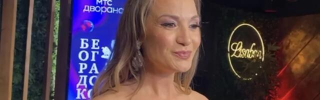 Jelena Tomašević neposredno pred nastup POKAZALA OVAJ PRIZOR SA BALKONA, a nakon par sati se SRUŠILA NA MESTU (FOTO)