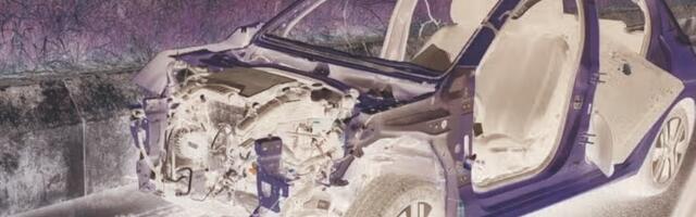 Što bi Aksentije Topalović rekao: "Ostali su samo dugmići"! Pežo 208 rastavljen u Rimu ali ima jedan deo koji ni lopovi nisu hteli