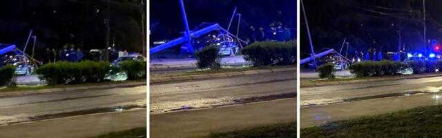 Teška nesreća u Nišu: Automobil sleteo s puta i udario u banderu (VIDEO)