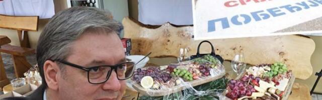 VUČIĆ U ŠIDU: Predsednik obilazi imanje Bulatovića - obećao važnu stvar: "UBRZAĆEMO..."