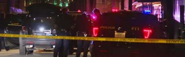 UŽAS U TEKSASU! Muškarac kolima uleteo među okupljene i ubio naoružanog demonstranta (VIDEO)