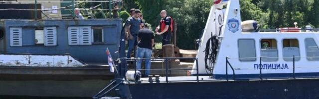 POTRAGA POLICIJE U NOVOM SADU: Nepoznata osoba skočila sa Varadinskog mosta u Dunav, u toku je njena identifikacija