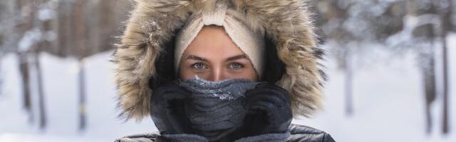 Ceo život smo nosili pogrešno jaknu sa krznom na kapuljači: „Ovo je jedini pravi način“ (VIDEO)