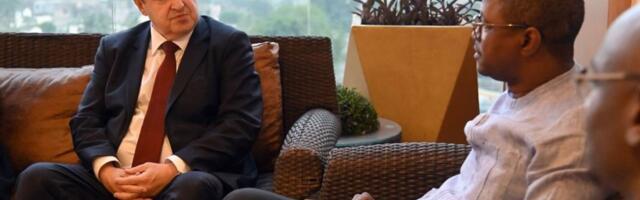 „Uvek je zadovoljstvo sresti starog prijatelja“: Ivica Dačić objavio fotografiju iz Afrike