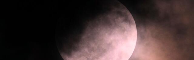 Nova studija: Zemljina atmosfera "curi" na Mesec