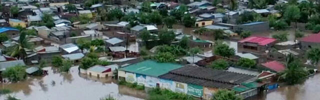 Више од 100 мртвих услед обилних киша и поплава