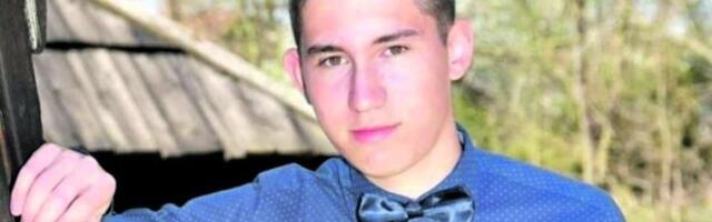 "Umesto sveća na torti, gore sveće na tvom grobu, umesto zagrljaja, hladni kamen": Potresne reči majke ubijenog mladića Stefana Filića