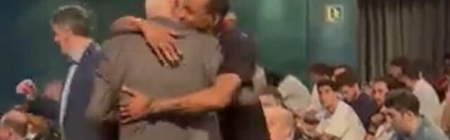Kevin Panter snažno zagrlio bivšeg trenera Crvene zvezde, ovako emotivan susret je malo ko očekivao