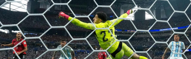 ARGENTINA I EGIPAT ODIGRALI NAJLUĐI MEČ MUNDIJALA! Autsajder imao 2:0 deset minuta pre kraja, Mesi režirao istorijski preokret prvaka sveta! (VIDEO)