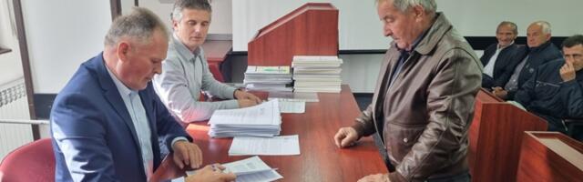 Нововарошки пољопривредници потписали уговор о додели субвенција