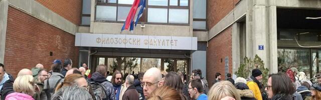 FOTO, VIDEO: Nezavisni sindikat Filozofskog fakulteta održao prvi jednočasovni protest