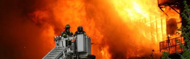 GORI VIKENDICA KOD NOVOG SADA: Vatrogasci na terenu, od objekta ostala samo konstrukcija! (FOTO)