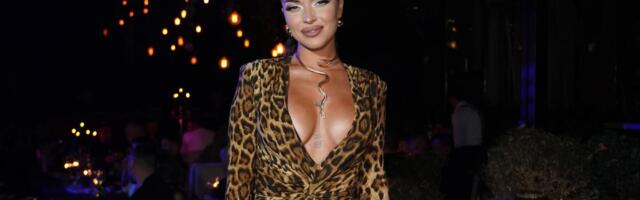 DANAS JE SVI ZNAJU, A NEKADA JE RADILA KAO ČISTAČICA! Pevačica pre popularnosti prala stepenice: "Taman za režije"