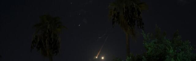 Krov američke ambasade u Rijadu urušen: Ljudi u dimu izleću napolje, situacija je strašna