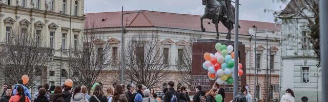 FOTO: Šetnja, pesma i snažna poruka – Zrenjanin obeležio 21. mart na poseban način