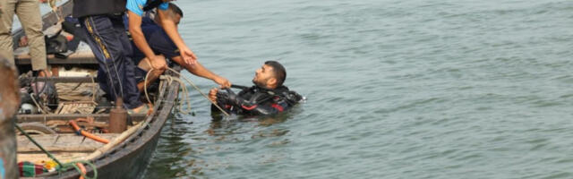 Најмање 24 особе погинуле у паду аутобуса у реку