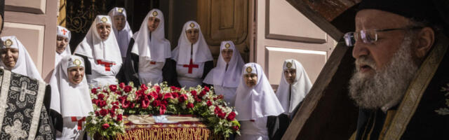 VELIKI PETAK U SVETOJ ZEMLJI: Litija pod vojnom pratnjom kroz Jerusalim izazvala snažne emocije (VIDEO)