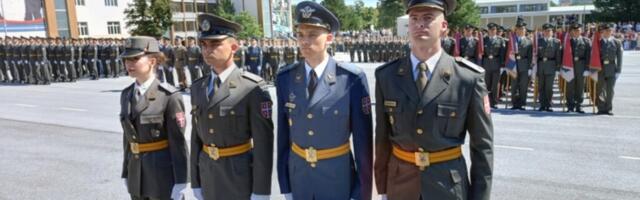 Svečana promocija na Banjici: U stroj stupilo 130 novih oficira Vojske Srbije
