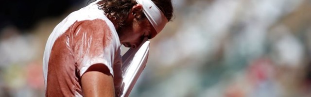 Cicipas pet minuta pred početak finala Rolan Garosa saznao da mu je baka preminula