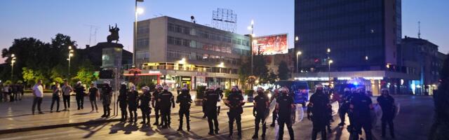 Policija prekinula blokade ulica u Nišu