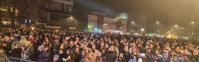 Lutrija, orkestar, Kortiko bend i 2000 pljeskavica u novogodišnjoj noći u Leskovcu (spisak nagrada)