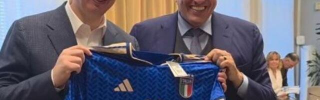 "POSEBNA ČAST ZA MENE!" Vučić sa italijanskim ministrom odbrane - POHVALIO SE POKLONOM! (FOTO, VIDEO)