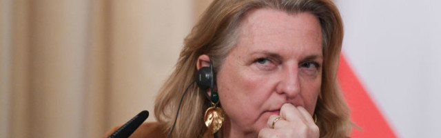 Бивша аустријска министарка: Застрашујуће што се и 2020. године организује „лов на вештице“