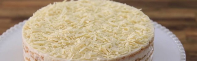 Ne morate da palite rernu i gotova je za čas - Letnja torta sa lažnim korama je pun pogodak