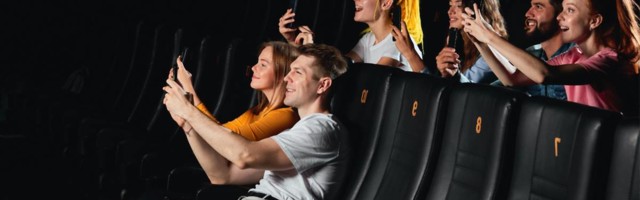 Ljude kojima zvoni mobilni u bioskopu zamenila je još iritantnija vrsta likova