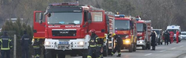 GORE JE JEZIVO, ČUJU SE KRICI IZ ŠUME: Horor i dalje traje ispred fabrike - vatrogasci se probijaju kroz šumu u potrazi za nestalima