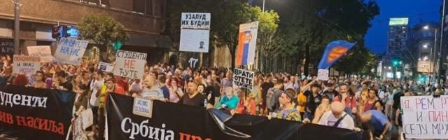 Građani na protestu imali poruku za RTS, REM i Pink (FOTO)