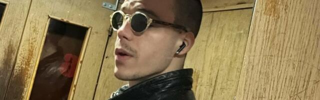 Da li znate čiji je ovo sin? Otac mu je jedan od najpoznatijih glumaca, liče kao jaje jajetu (FOTO)